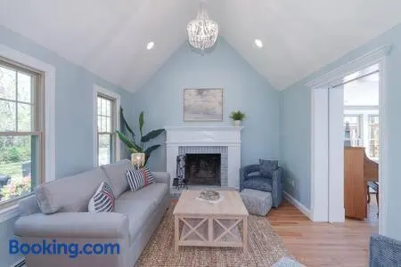 The Poppy Tranquil Family Home With Arcade - Image 1