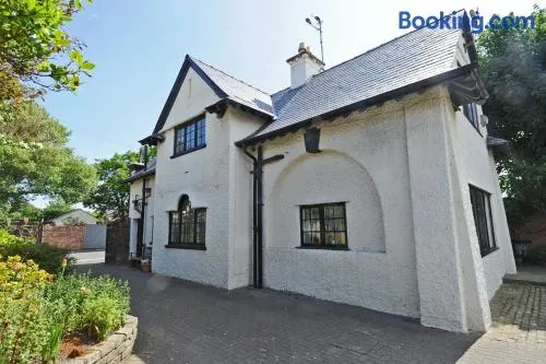 Seaways Cottage Hoylake - Image 1