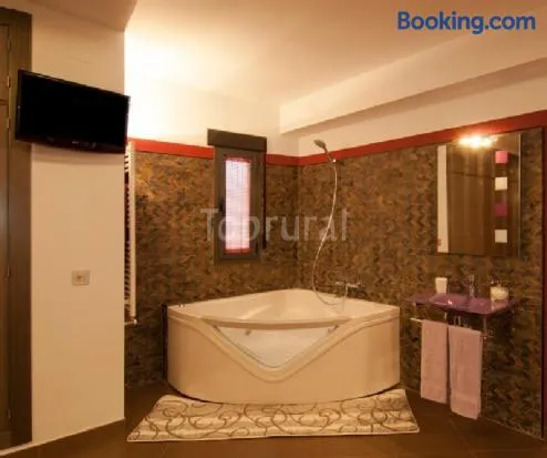 El Encanto de la Villa - Image 1
