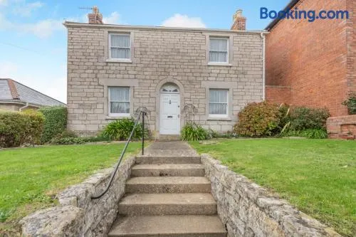 3 Bed in Weymouth oc-s33545 - Image 1
