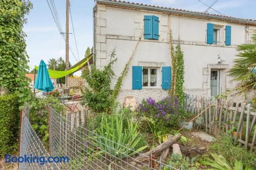 Appartement accueillant à Mortagne-sur-Gironde, 45 m², terrasse - Image 1