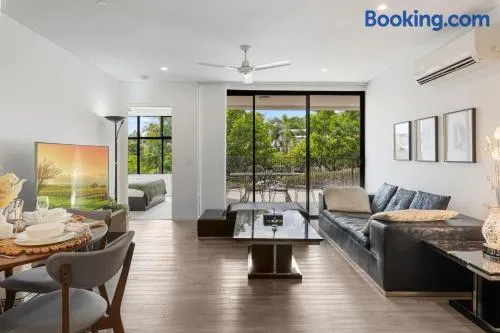 Perfect Spot Near CBD n UQ Spacious 2Beds Apt - Image 1