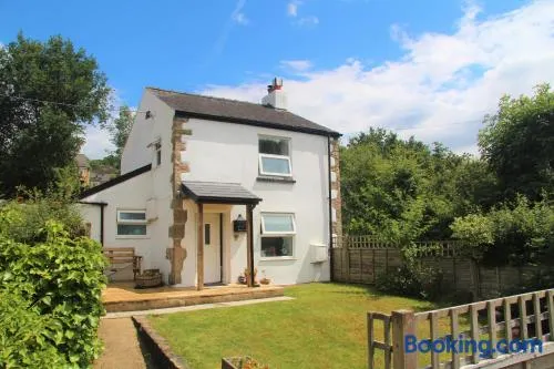 Peacock Cottage - Image 1