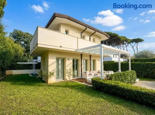 Villa Morin, Forte dei Marmi - Image 1