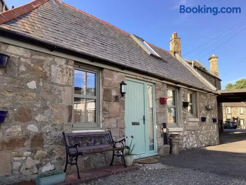 Cottage in Mid Calder Village near Edinburgh - Image 1