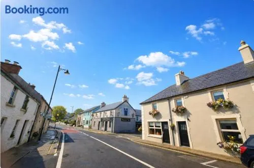 The Corner house, Dromod - Image 1