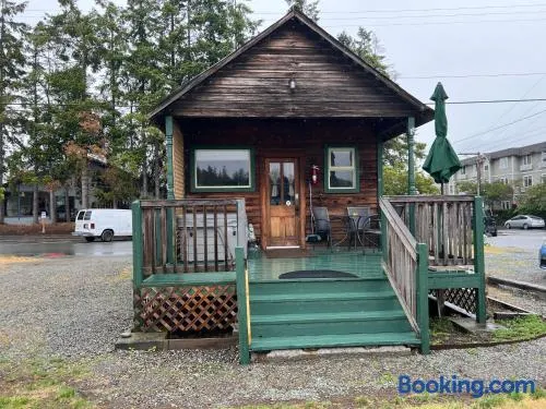 Bridge Tender Shack with hot tub on deck - Image 1