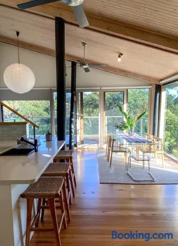 Treetop Retreat in Old Ocean Grove - Image 1