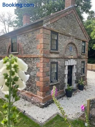 Bridge Cottage Upper Malone - Image 1