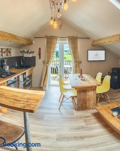 Gracie's Lodge at Woody's Glamping - Image 1