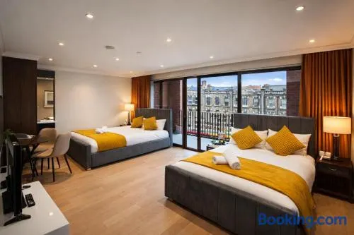 Boleyn Apartment in London - Image 1