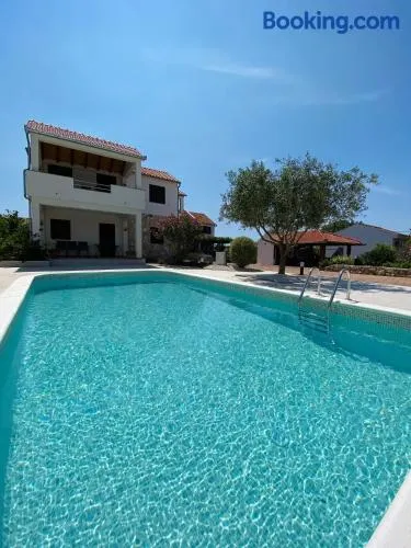 Apartmani Svemir - Image 1