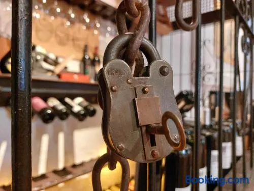 Casona en Bodega Centenaria - Image 1