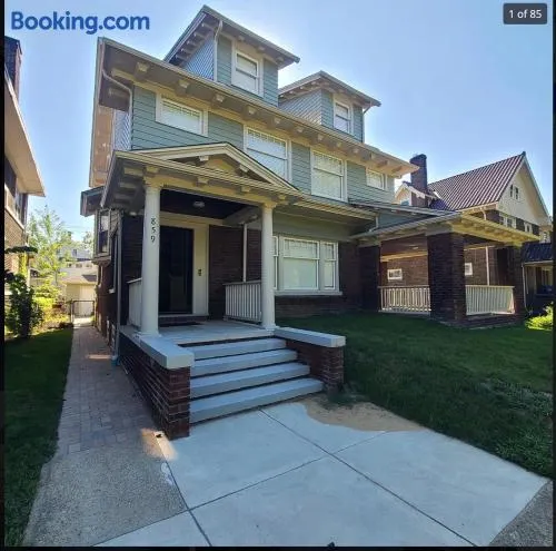 Beautiful Home Near Downtown & Cultural Gardens! - Image 1