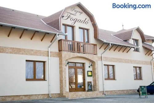 Pazonyi Fogadó és Étterem - Image 1
