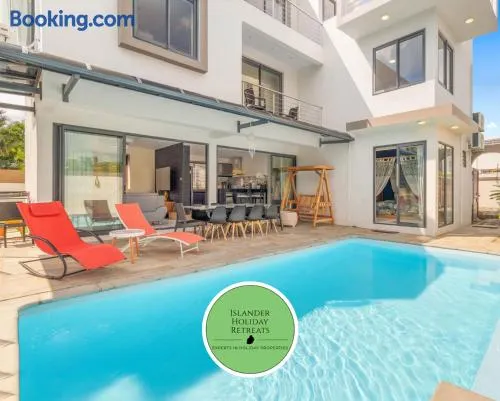 Villa Familiale Luxe Piscine Privée Toit-Terrasse - Image 1