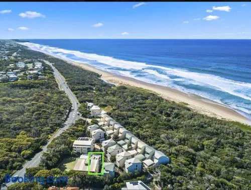 Castaways Penthouse Noosa, Beachfront Pool Tennis - Image 1