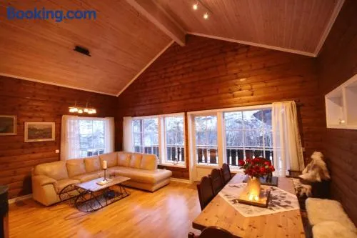 Spacious Wood Cabin 50 min from Bergen - Image 1