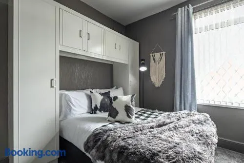 Testimony 3 Bedrm 2 bathroom Cozy Cushy Calm Home - Image 1
