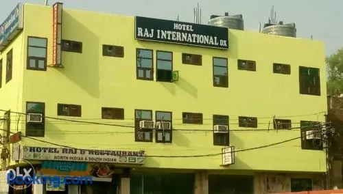 Hotel Raj International Dx In-front of Sarai Rohilla Station - Image 1