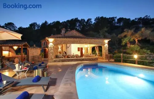 Rustic house recently renovated villa with views to the Pollensa mountains by Renthousing - Image 1