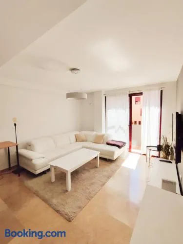 Apartamento, parking y piscina de temporada en Granada Tico Medina - Image 1
