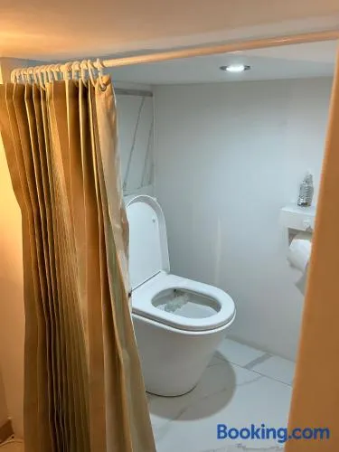 Petit CHAMBRE a BRUXELLES MIDI HAUTEUR - Image 1