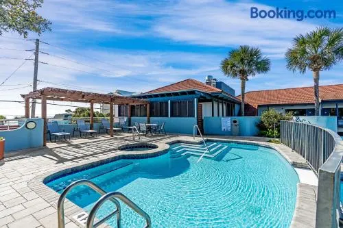 Beachside Inn - Image 1