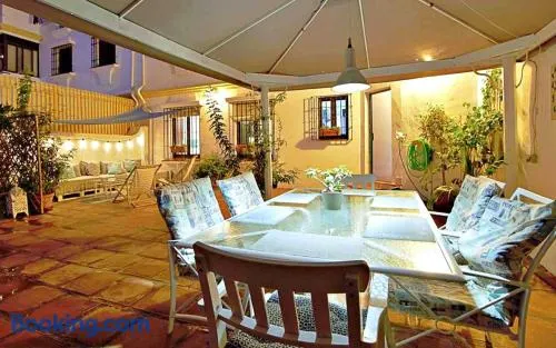 Grand patio apartment - Image 1