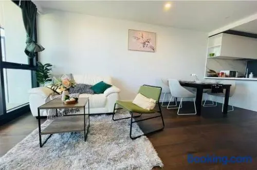 Box Hill Apartment Ccentral Heart - Image 1