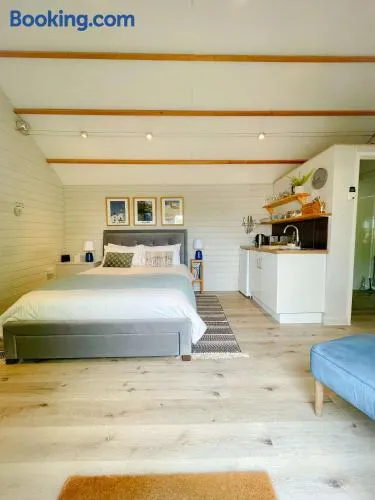 The cabin - Image 1