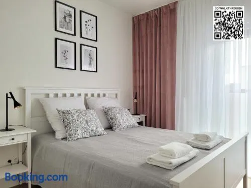 Factory apartment in historical estate, air conditioned, Metro - Image 1