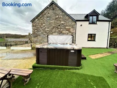4 Bed in Llanrwst oc-66510 - Image 1