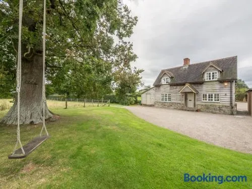 Bearwood Cottage - Image 1