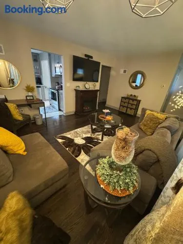 Cozy Single-family house - Image 1