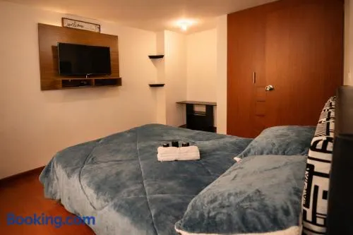 Apartaestudio céntrico y acogedor con cocina y WiFi Tunja - Image 1