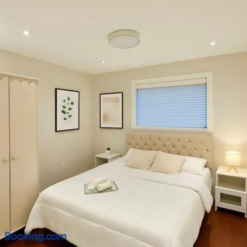 The Cozy Quad In the Heart of Vancouver - Image 1
