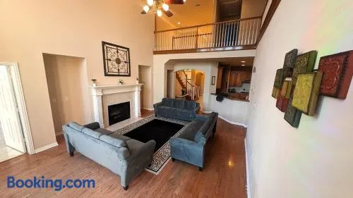 Elegant, comfy, a retreat with Pool - Image 1