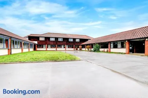 Rivenhall Garden Hotel - Image 1