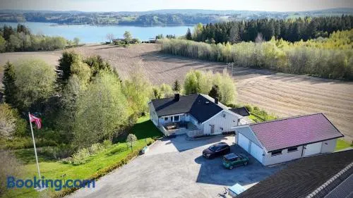 Hybel i underetasje 700m fra strand - Image 1