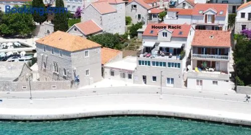 House Racic - Image 1