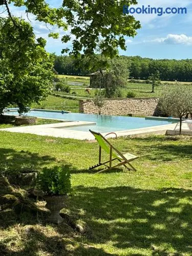 9 La Roche La Bergerie - Image 1