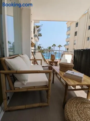 Apartment with views of the best beach in Albir - Image 1