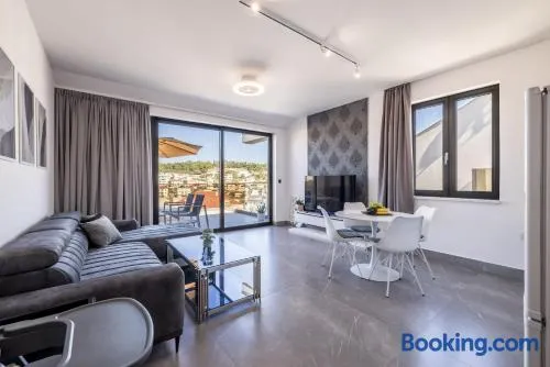 Golden Sunset Sutivan - Exclusive 4-Star Apartment - Image 1