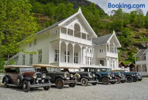 Husum Hotel - Image 1