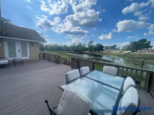 Elegant Peaceful Lakefront Escap - Image 1