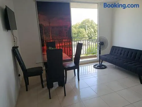 Apartamento con Aire y con Ventilador de tres habitaciones - Image 1