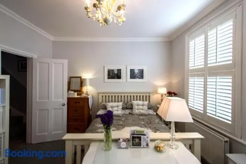 Windsor Road Retreat - Image 1