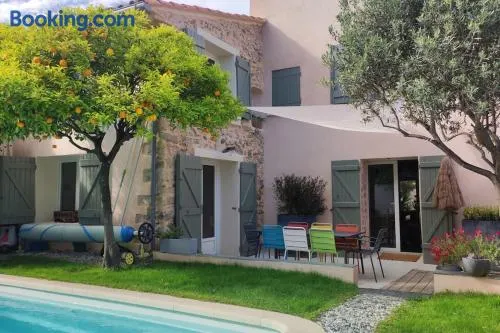Maison provençale en pierre avec piscine privée - Image 1