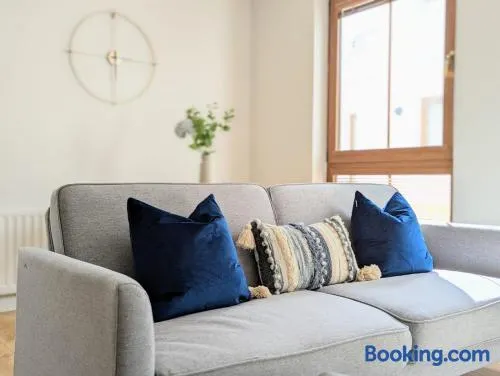 Brooklands Central Apartment - Image 1